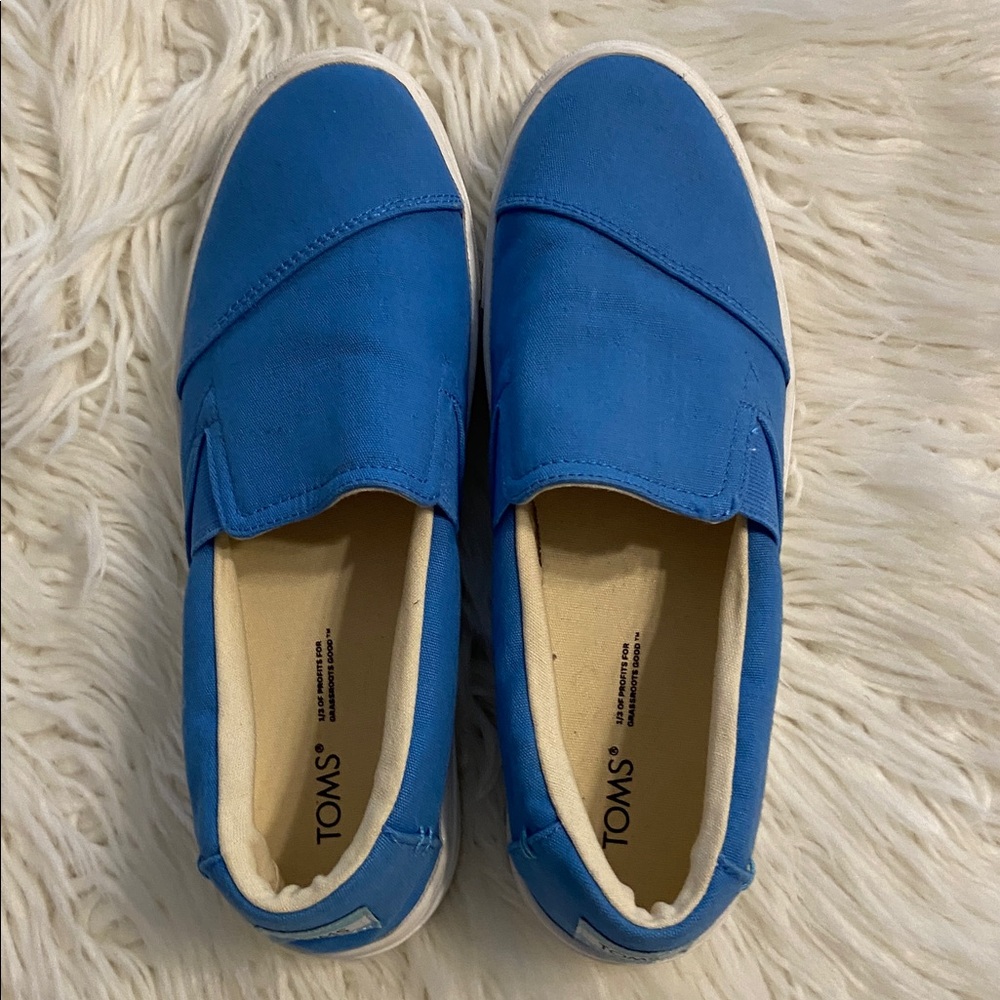 Toms Vibrant Blue Canvas Slip-Ons size 8W  excellent condition - Picture 8 of 8